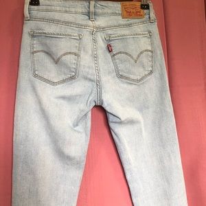 711 Skinny Levi’s